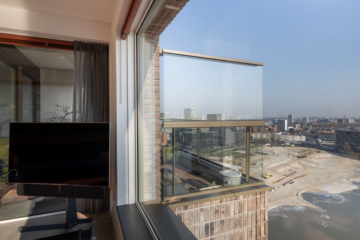 Foto 19 van De Monchyplein 105