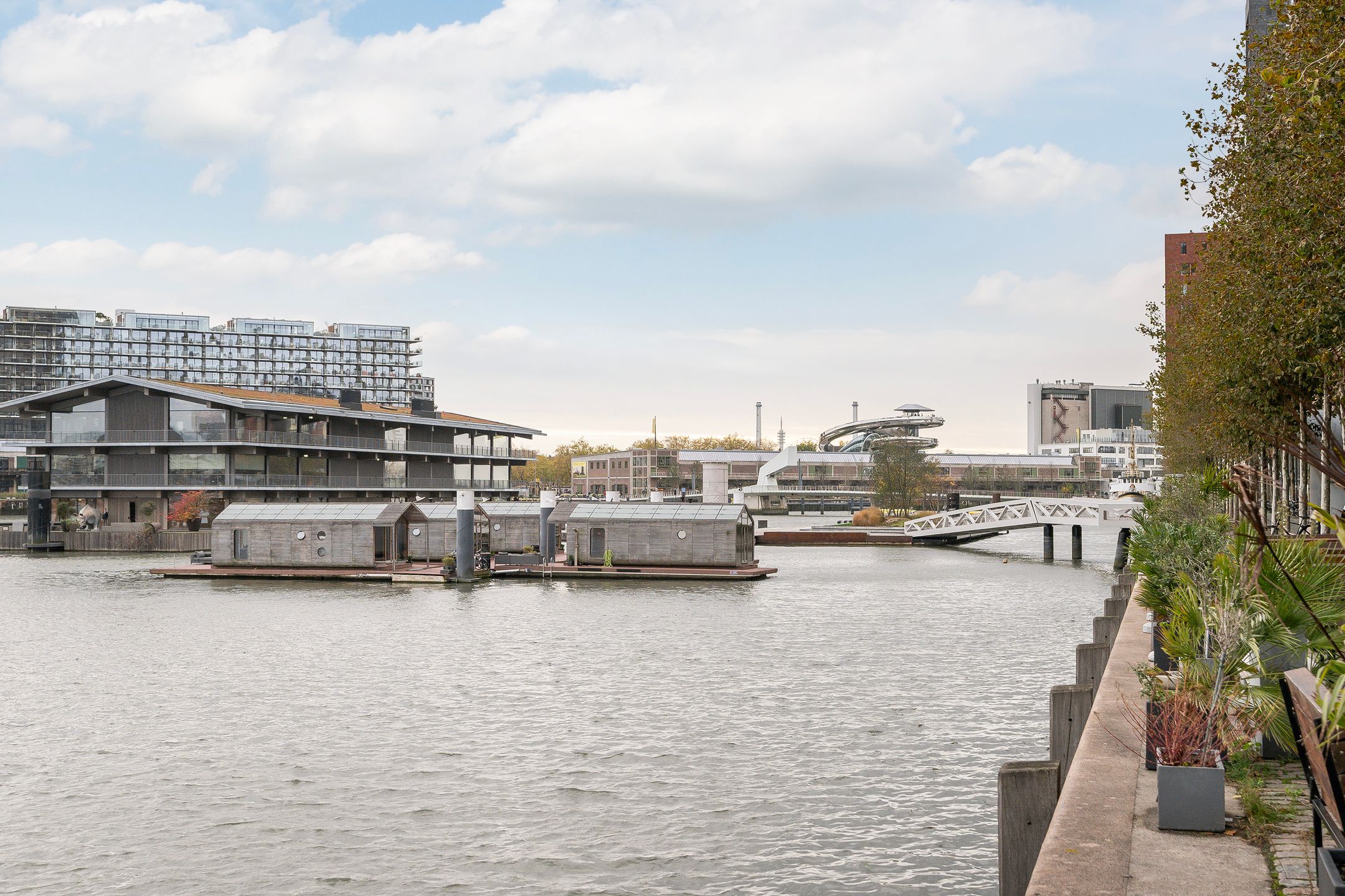 Foto 45 van De Monchyplein 105