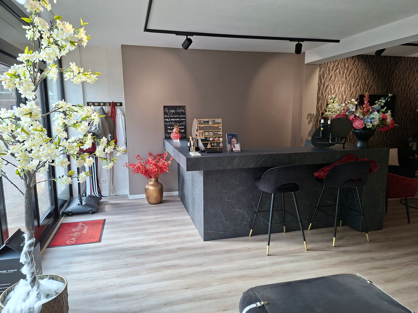 View photo 3 of Grotestraat 190