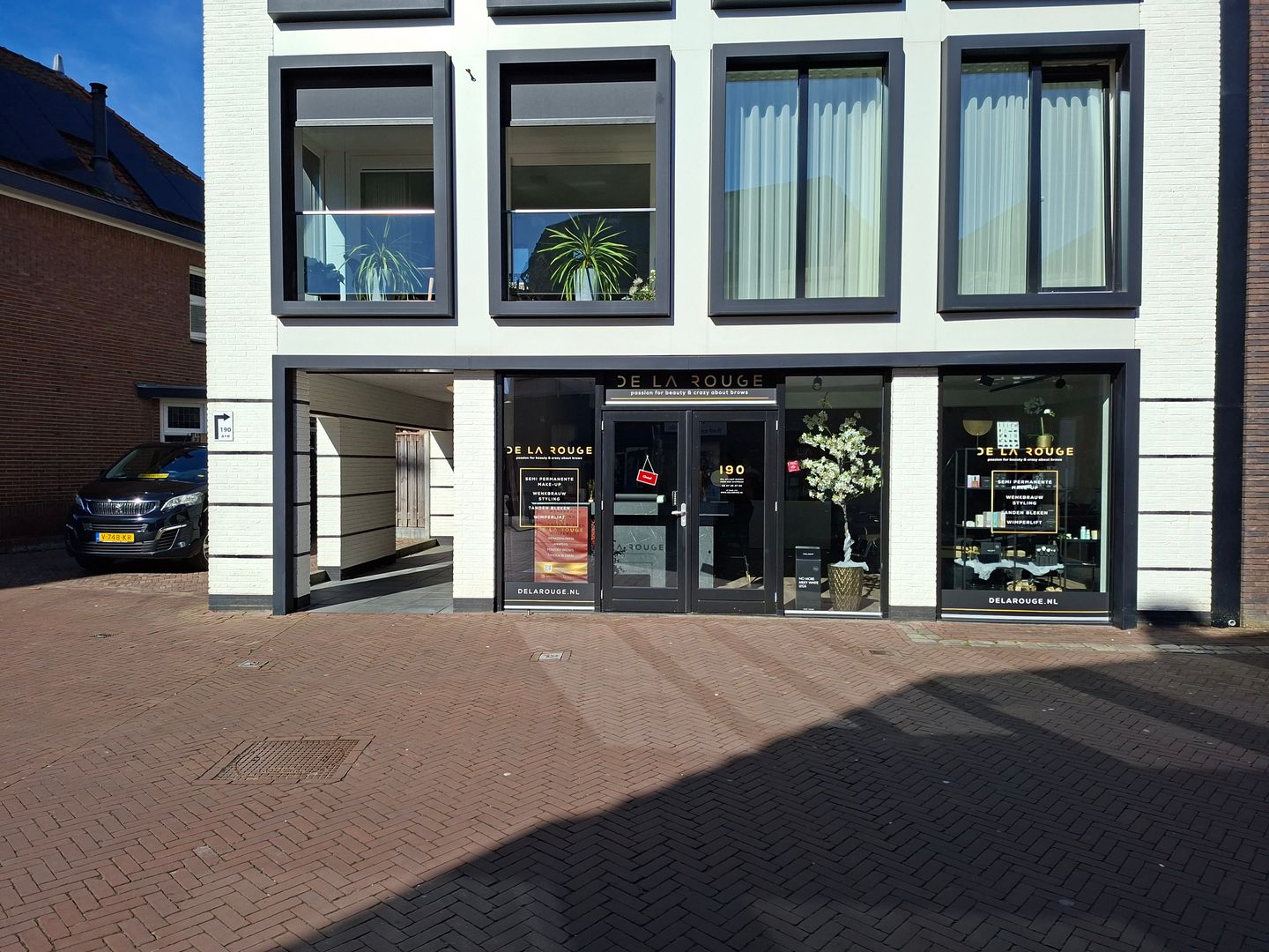 View photo 2 of Grotestraat 190