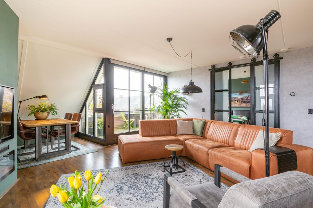 Foto 1 van Groot Horloo 87