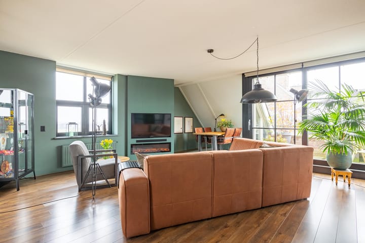 Foto 3 van Groot Horloo 87