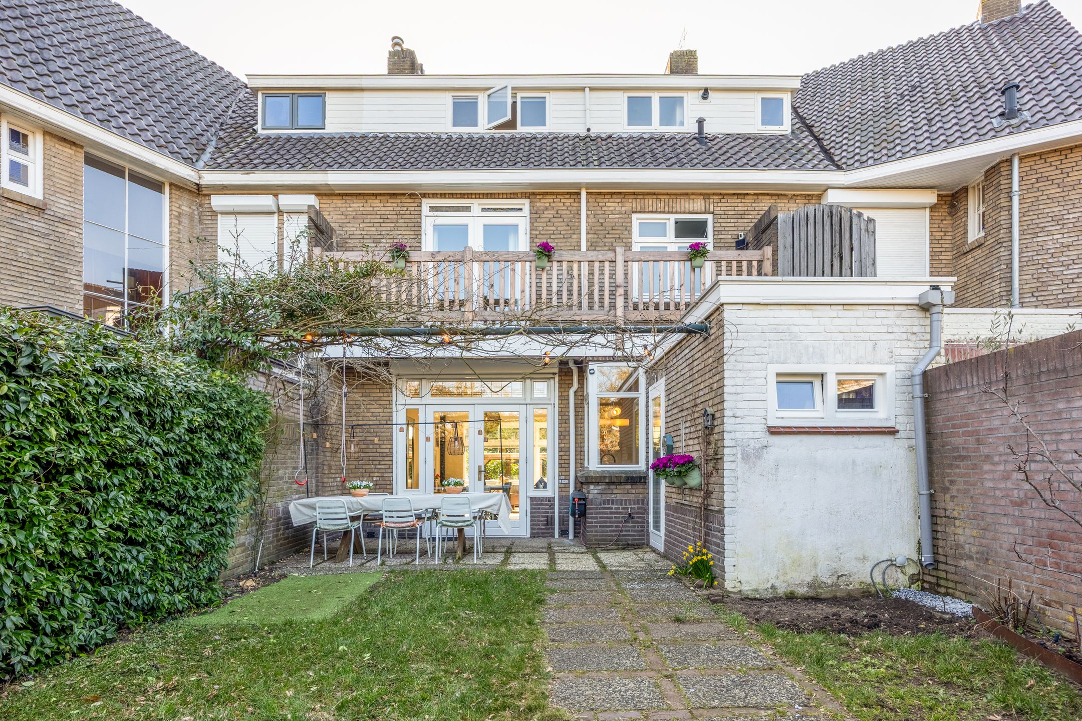 Characteristic Pre-War Terraced House with Four Bedrooms in Nijmegen Galgenveld — 30
