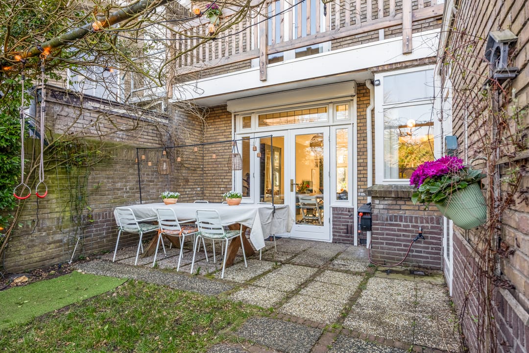 Characteristic Pre-War Terraced House with Four Bedrooms in Nijmegen Galgenveld — 31