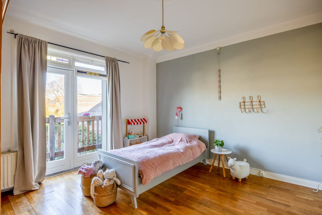 Characteristic Pre-War Terraced House with Four Bedrooms in Nijmegen Galgenveld — 37