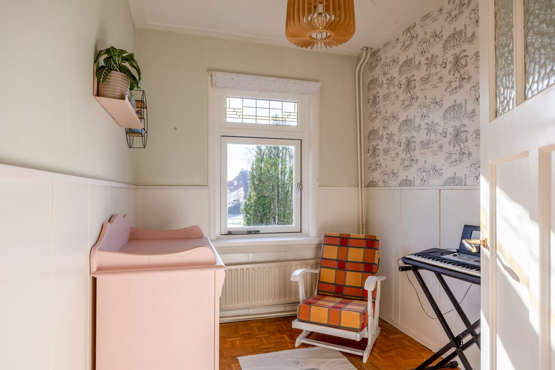 Characteristic Pre-War Terraced House with Four Bedrooms in Nijmegen Galgenveld — 43