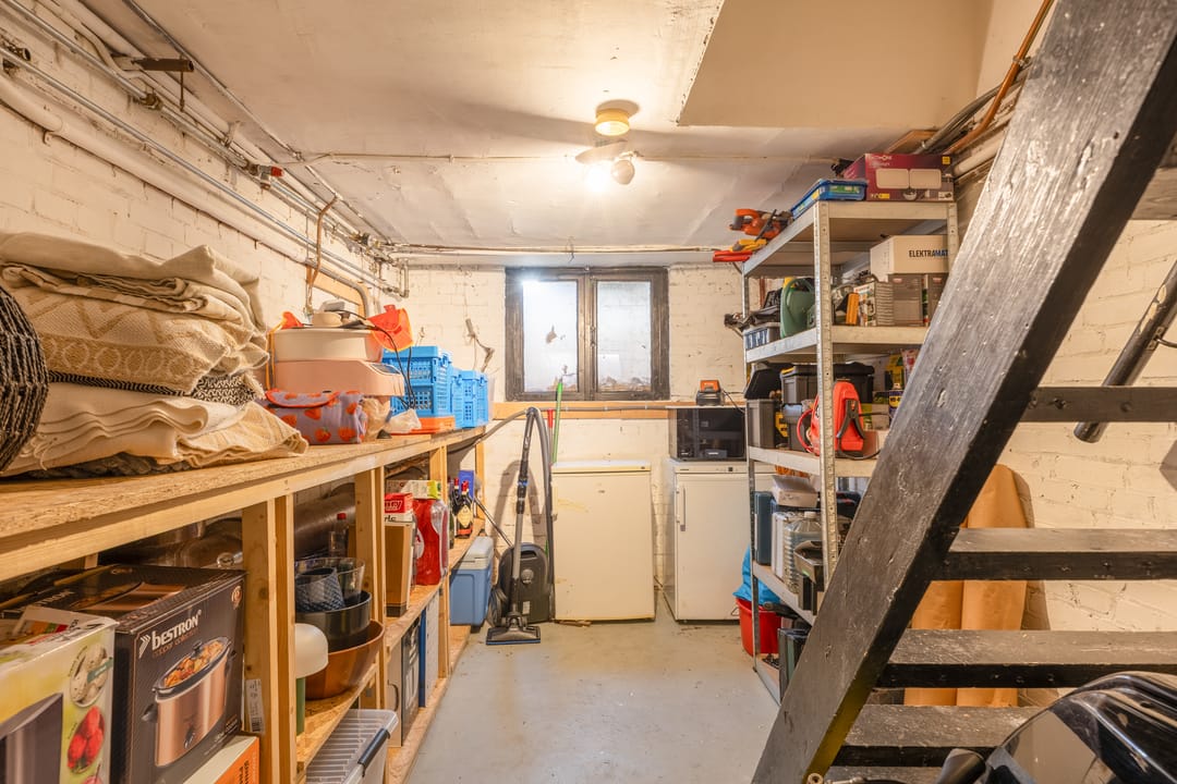 Characteristic Pre-War Terraced House with Four Bedrooms in Nijmegen Galgenveld — 56