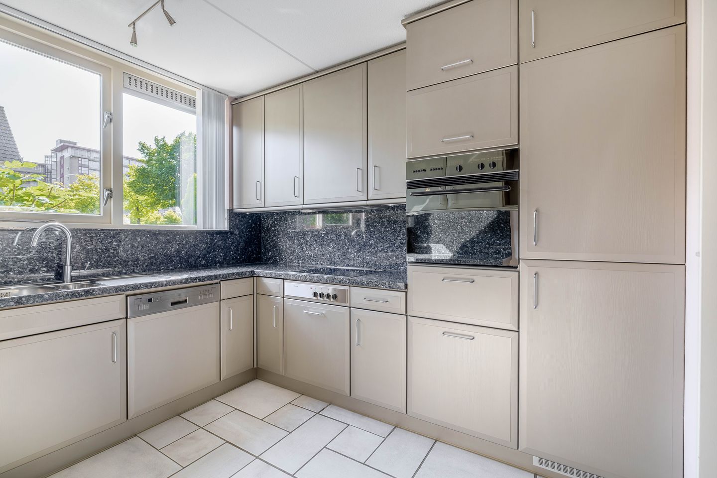 Foto 4 van Clazina Kouwenbergzoom 177