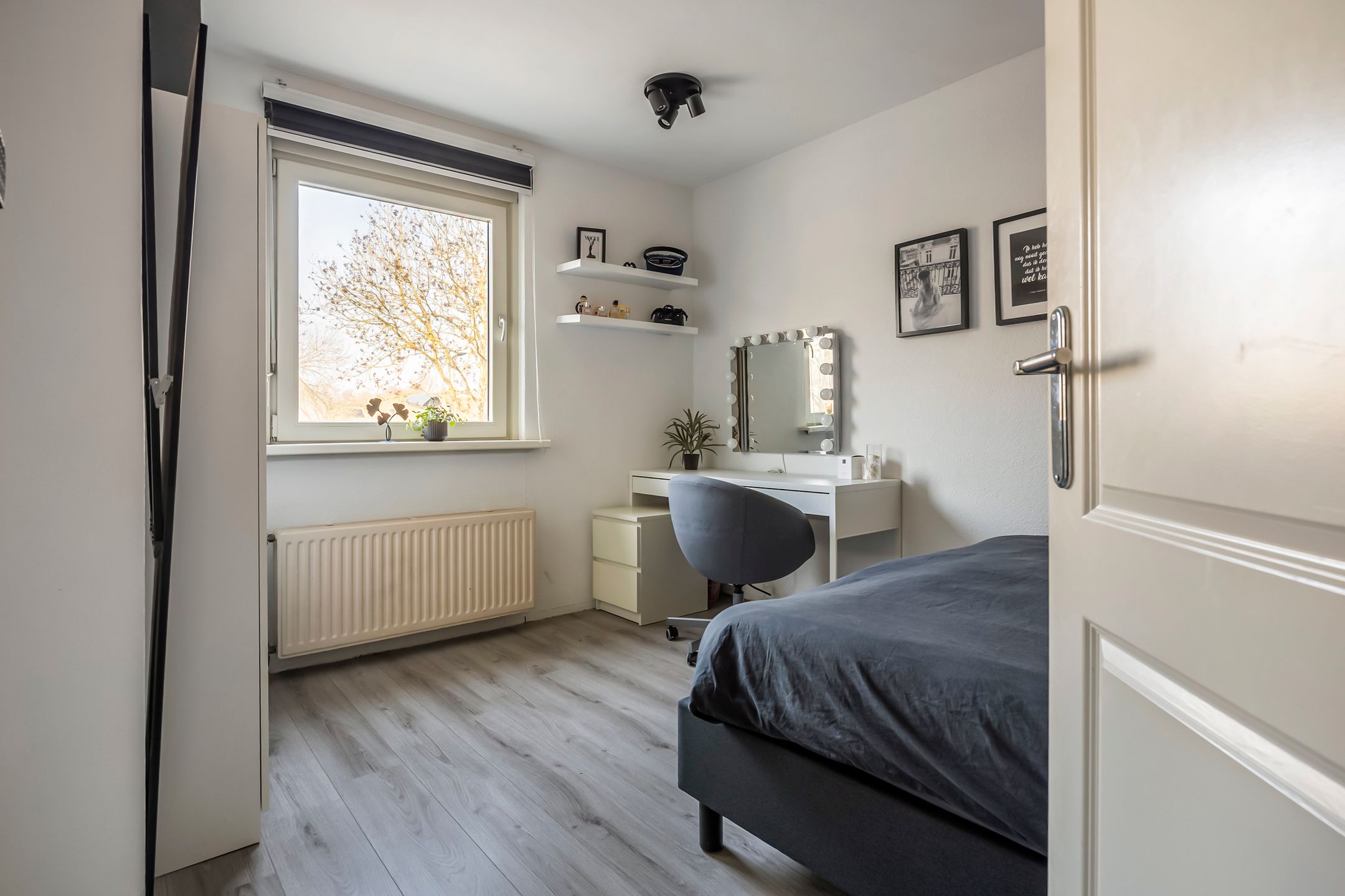 Photo 21 of Hendrika van Tussenbroekstraat 8