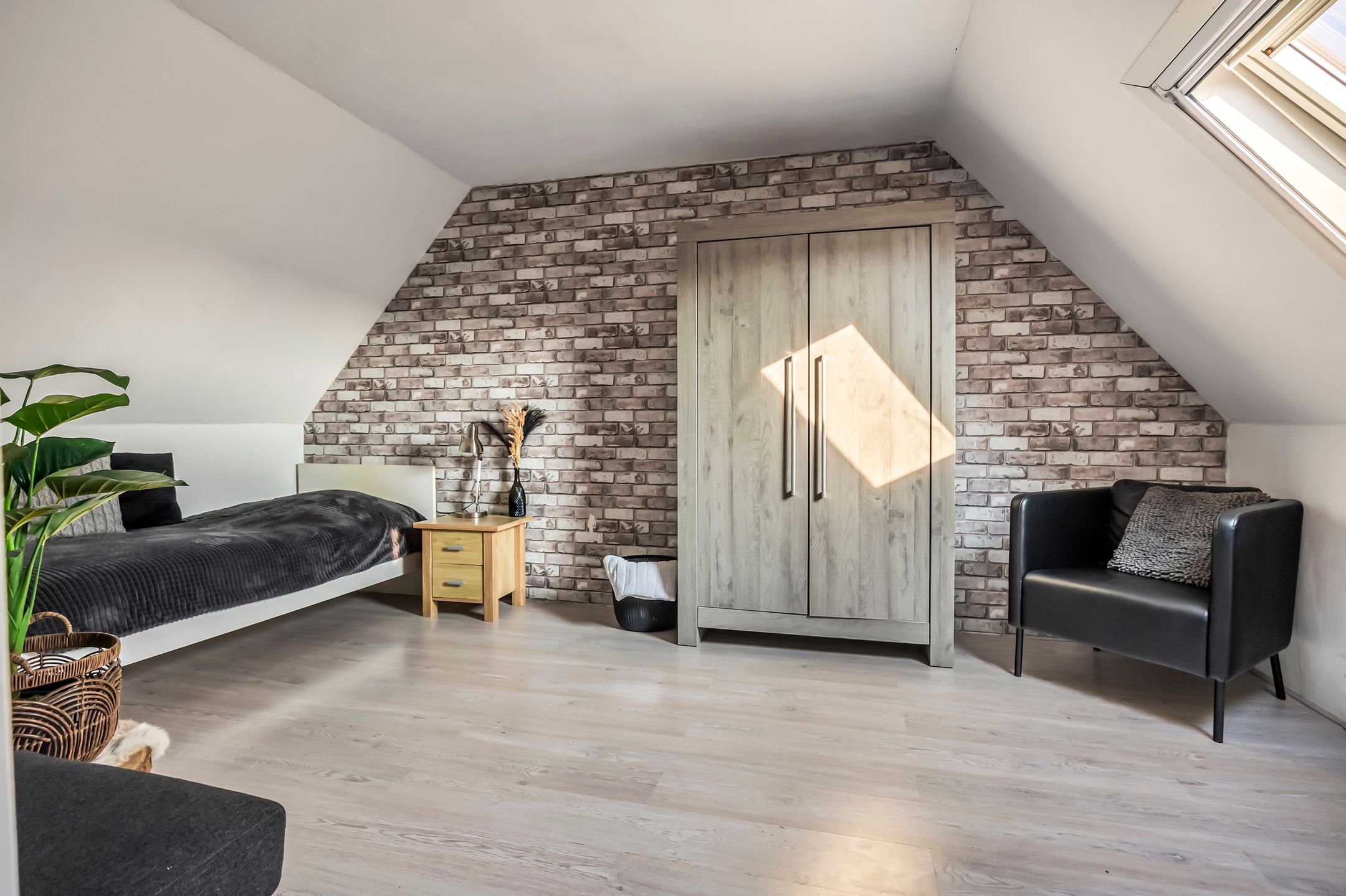 Photo 24 of Hendrika van Tussenbroekstraat 8