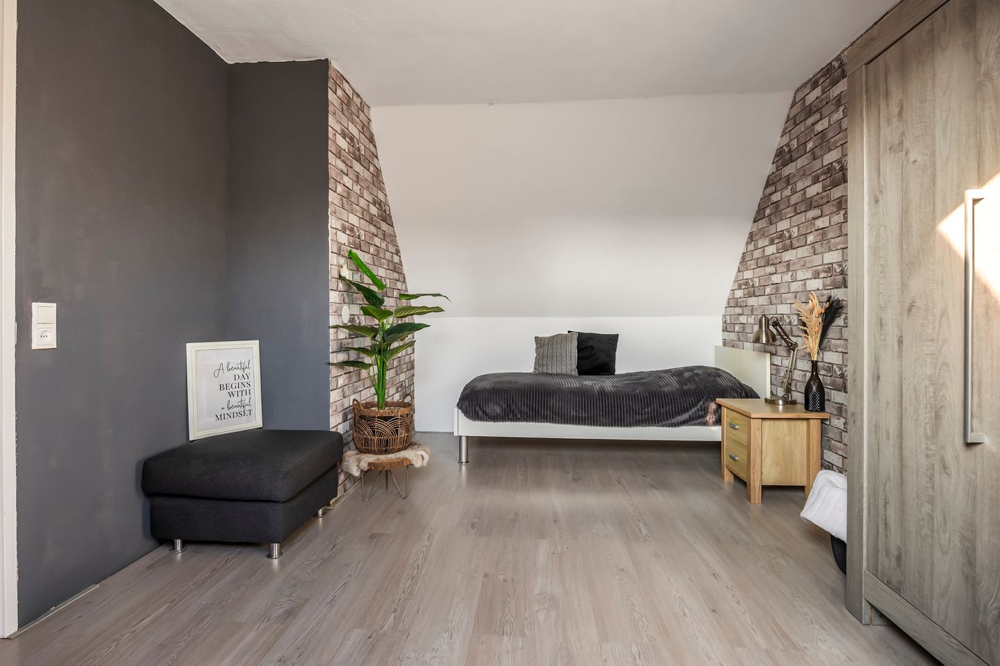 Photo 25 of Hendrika van Tussenbroekstraat 8