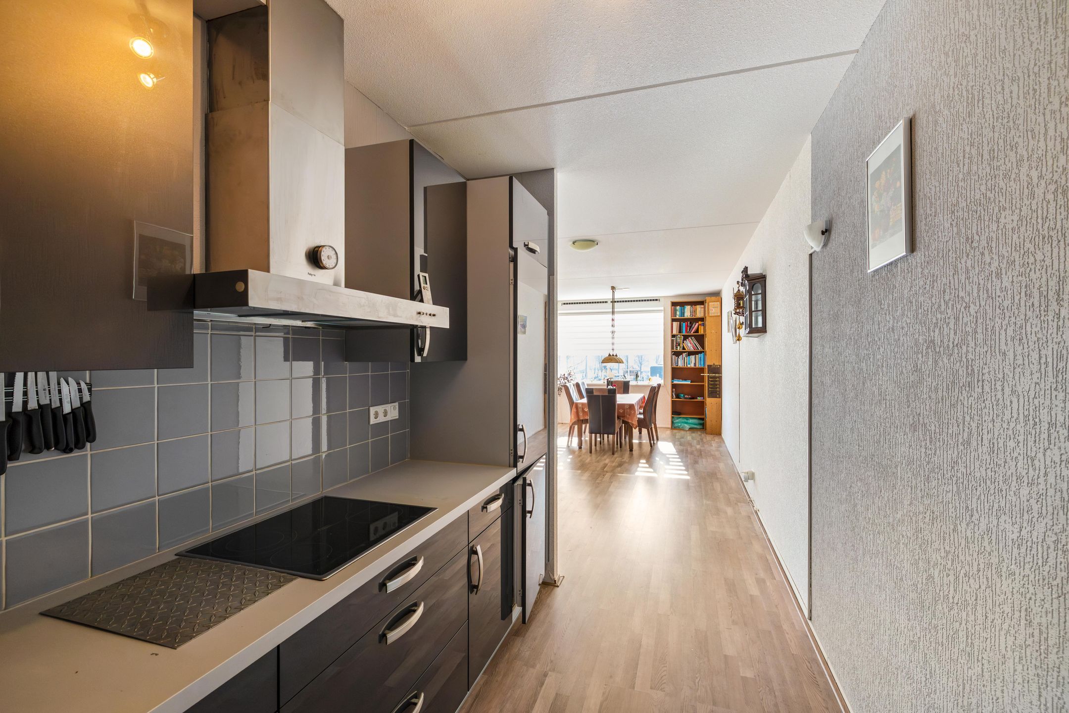 Spacious Apartment with Private Parking and Balcony in Groningen — 15