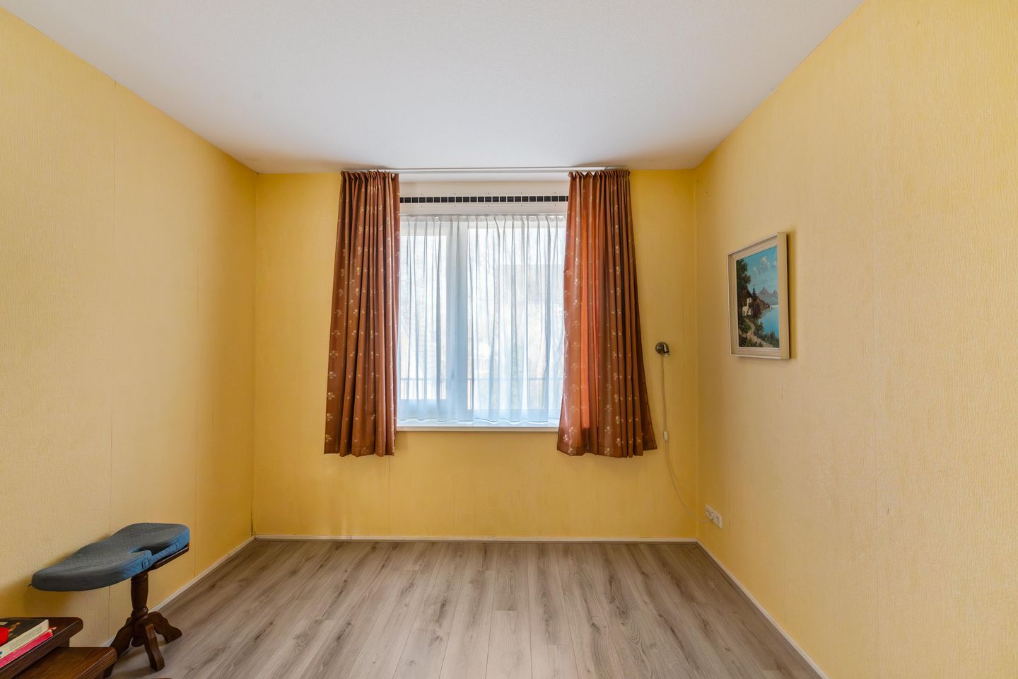 Spacious Apartment with Private Parking and Balcony in Groningen — 20