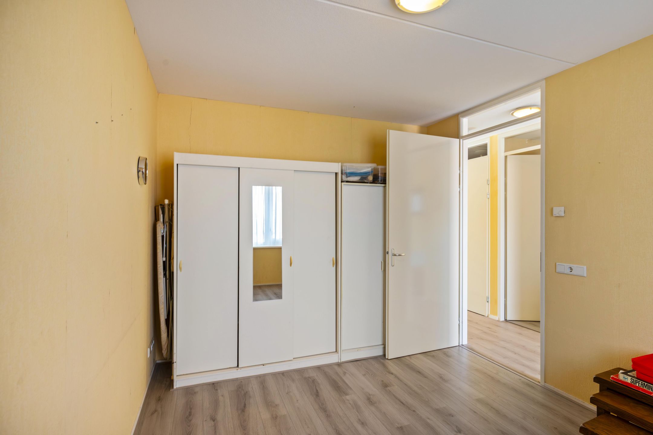 Spacious Apartment with Private Parking and Balcony in Groningen — 21