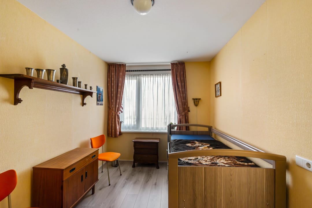 Spacious Apartment with Private Parking and Balcony in Groningen — 22