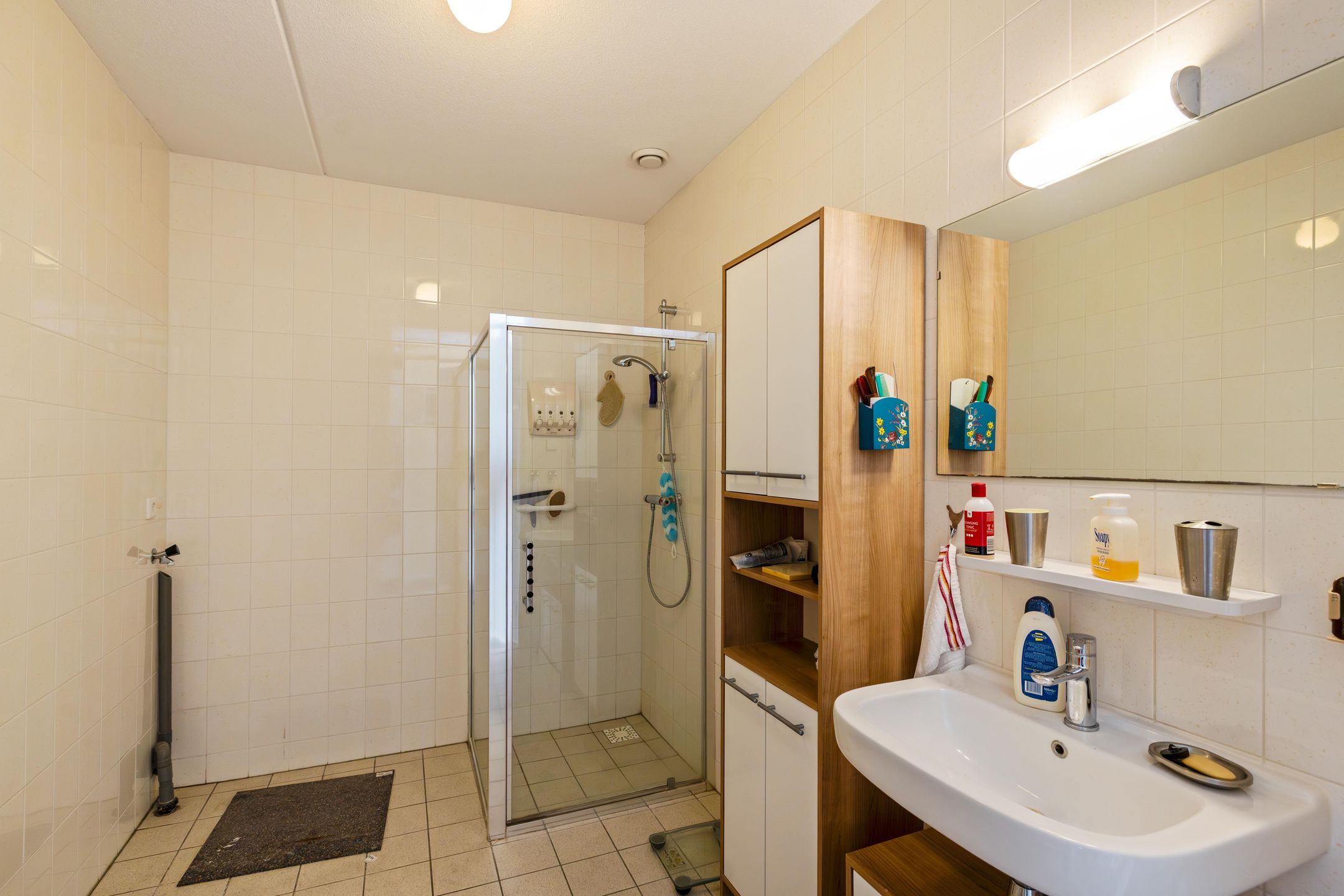 Spacious Apartment with Private Parking and Balcony in Groningen — 24