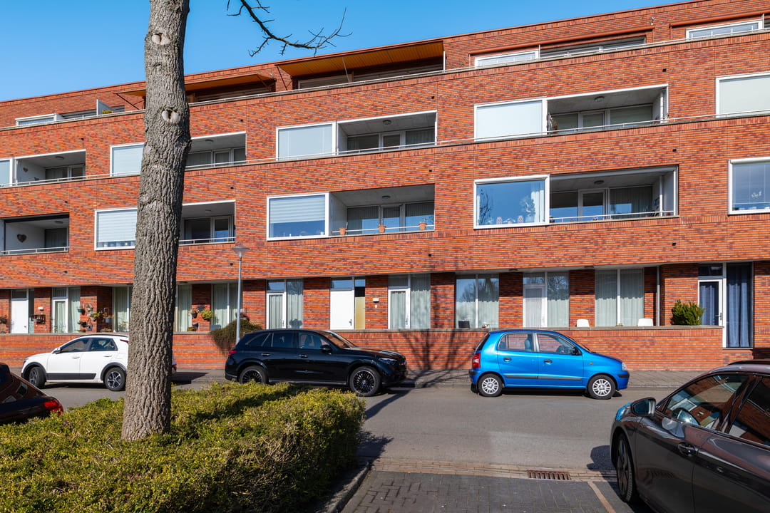 Spacious Apartment with Private Parking and Balcony in Groningen — 28