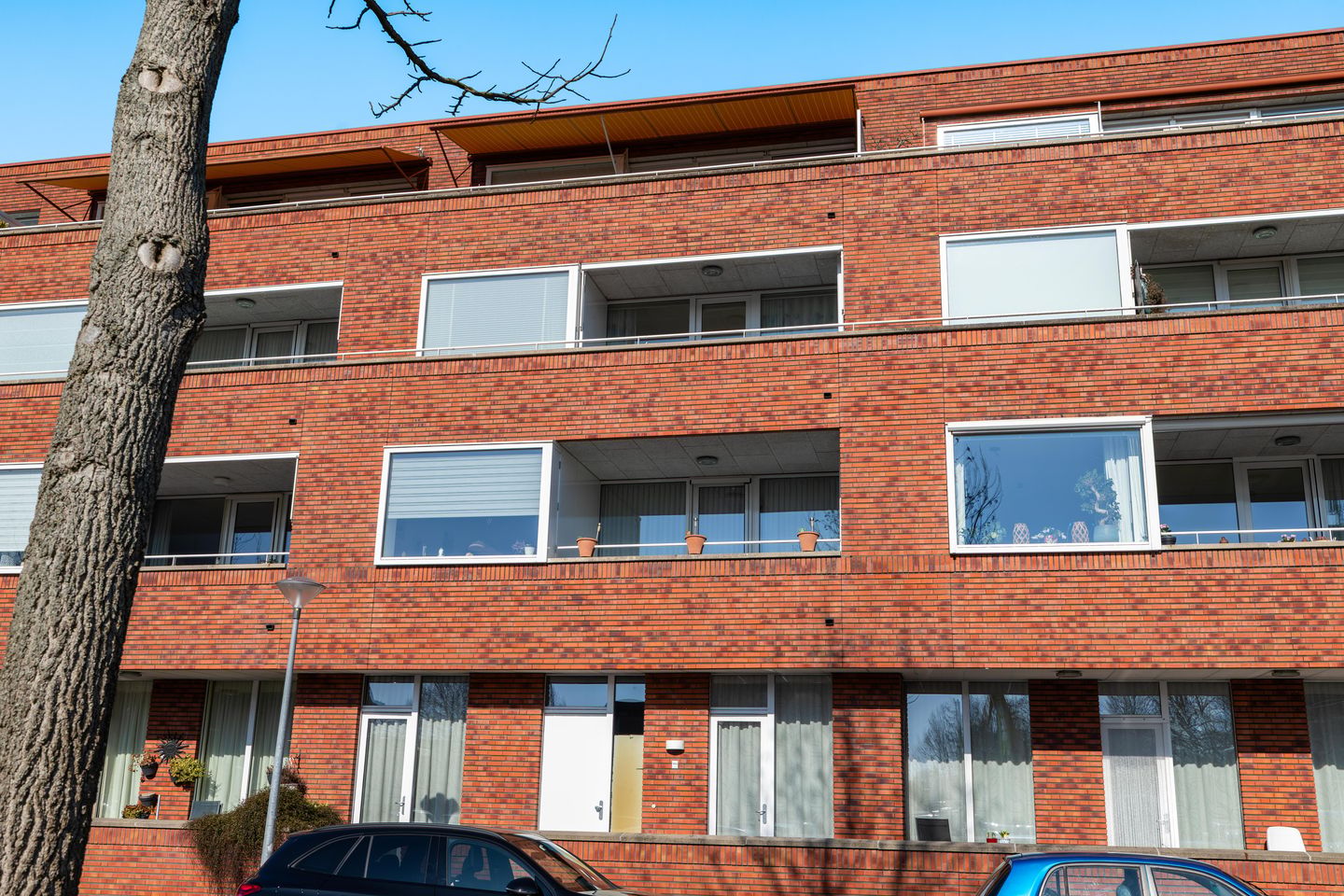 Spacious Apartment with Private Parking and Balcony in Groningen — 29