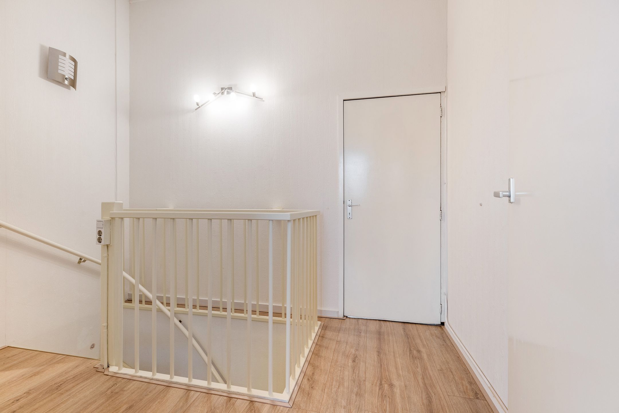 Spacious terraced house with 5 bedrooms and 2 bathrooms in Barendrecht — 20