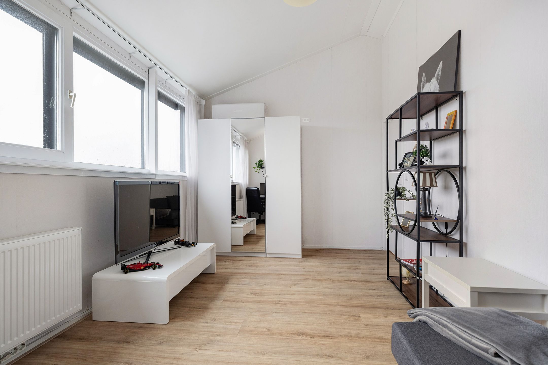Spacious terraced house with 5 bedrooms and 2 bathrooms in Barendrecht — 23