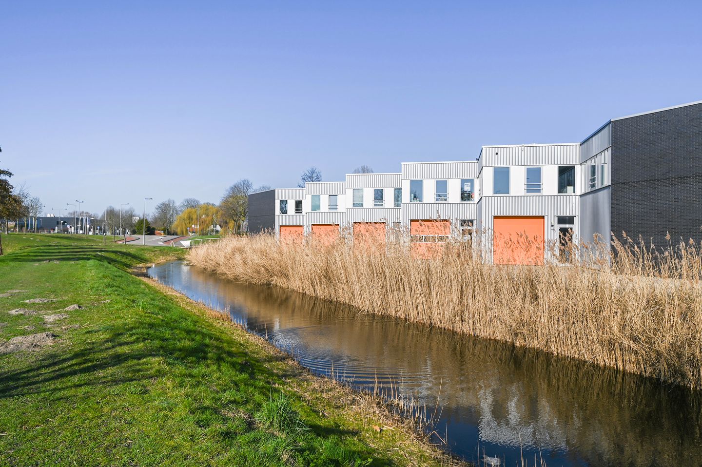 Bekijk foto 4 van Vrouw Avenweg 704