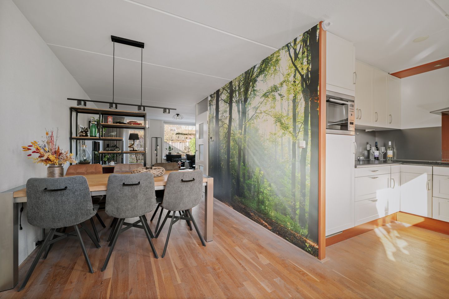 Photo 10 of Ravelstraat 2