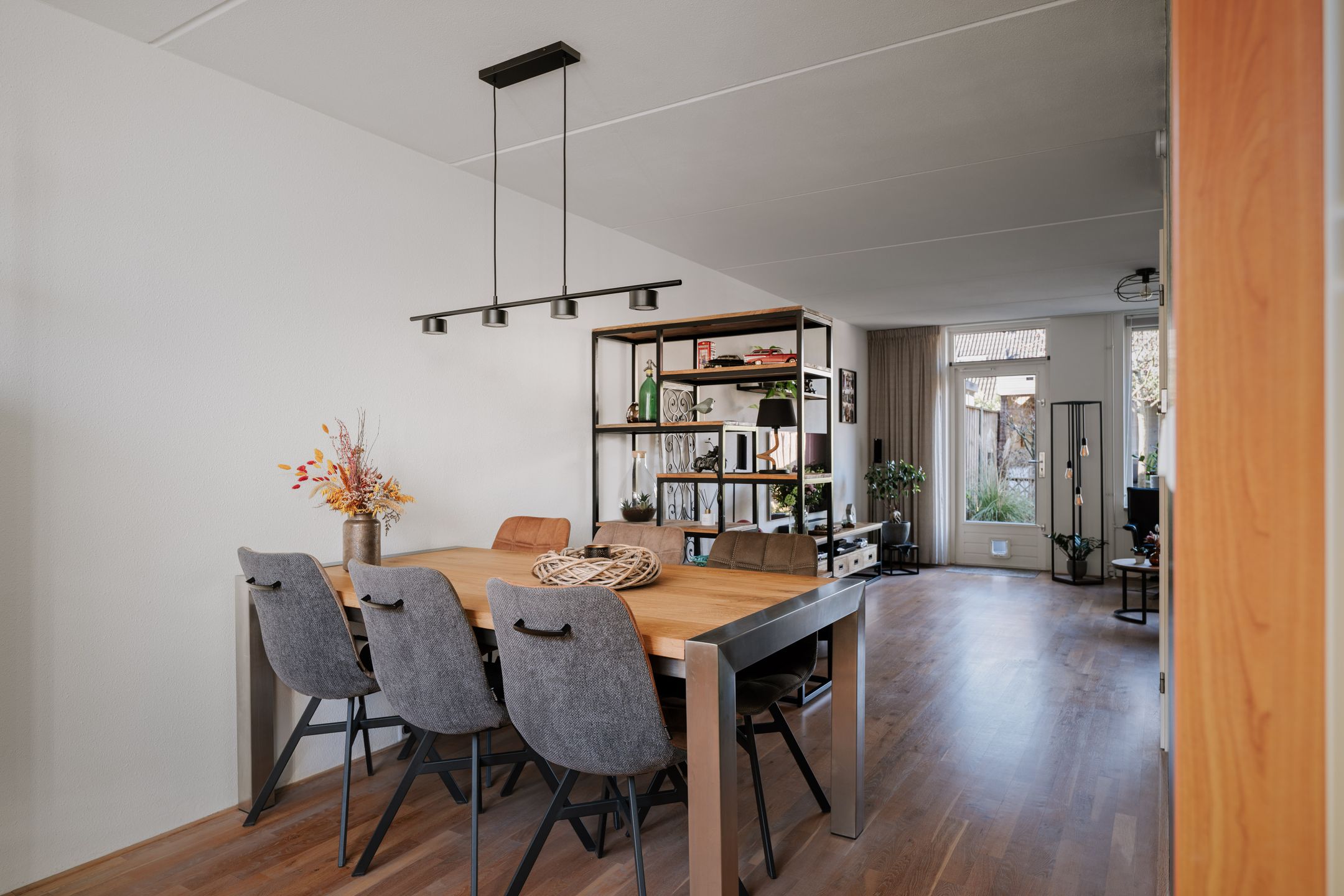 Photo 12 of Ravelstraat 2