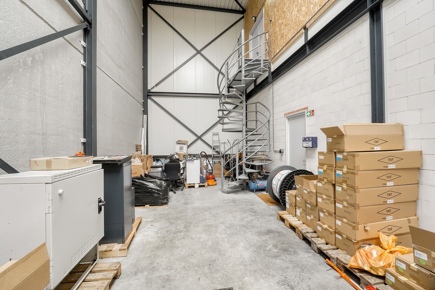 Bekijk foto 4 van Industrieweg 21