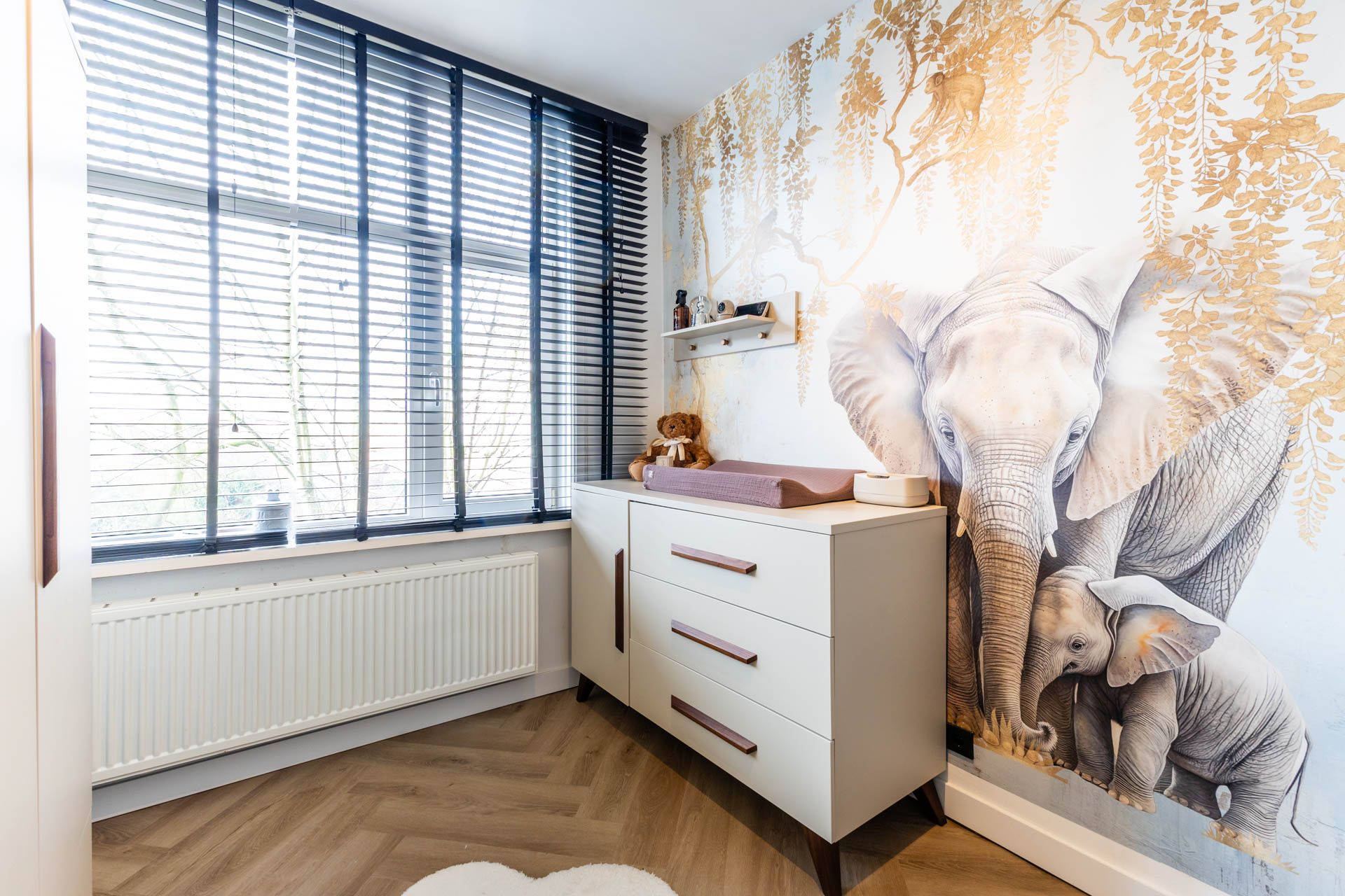 Modern 3-Room Apartment with Water Views in Schiedam Center — 17