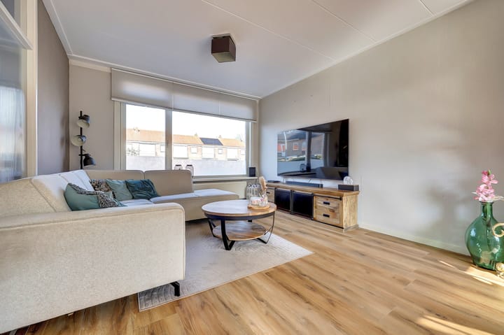 Foto 4 van Alexander Verhuellstraat 47