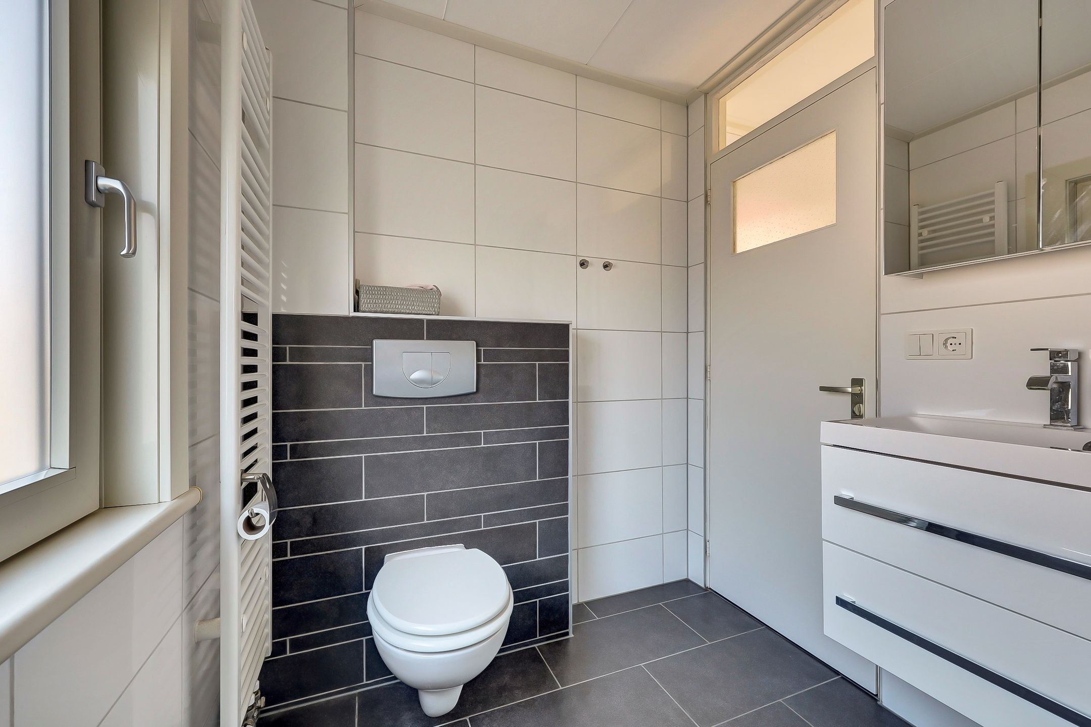 Photo 30 of Alexander Verhuellstraat 47