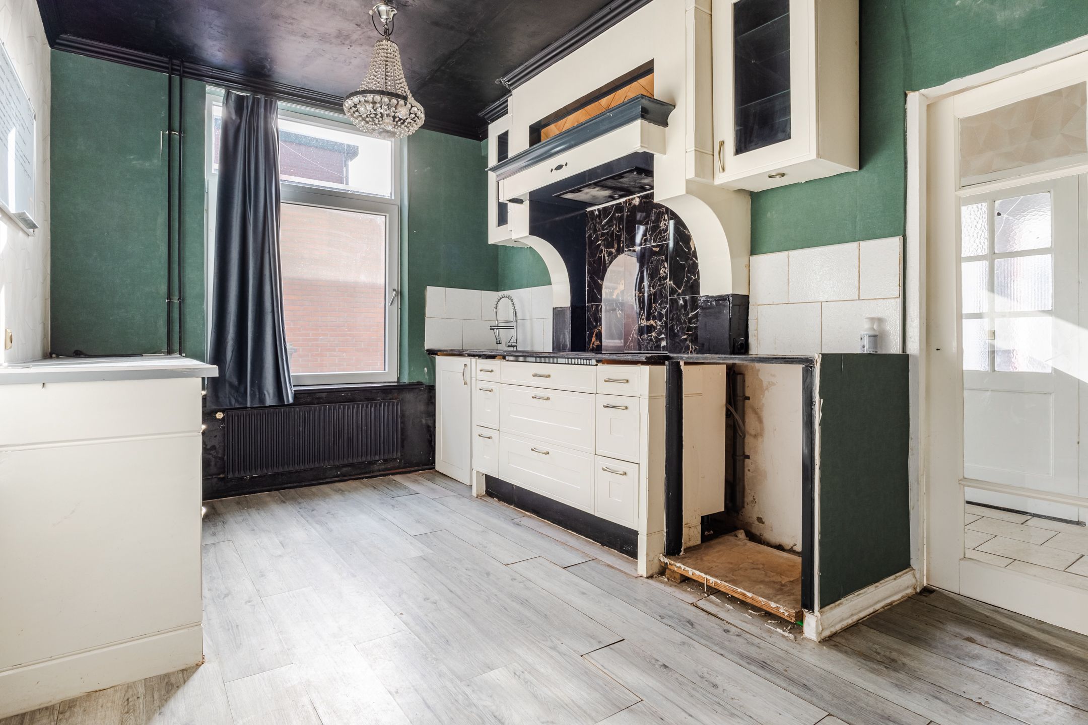Spacious character home with renovation potential from 1939 — 12