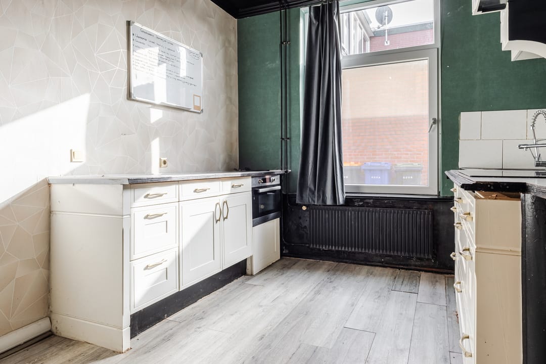 Spacious character home with renovation potential from 1939 — 13