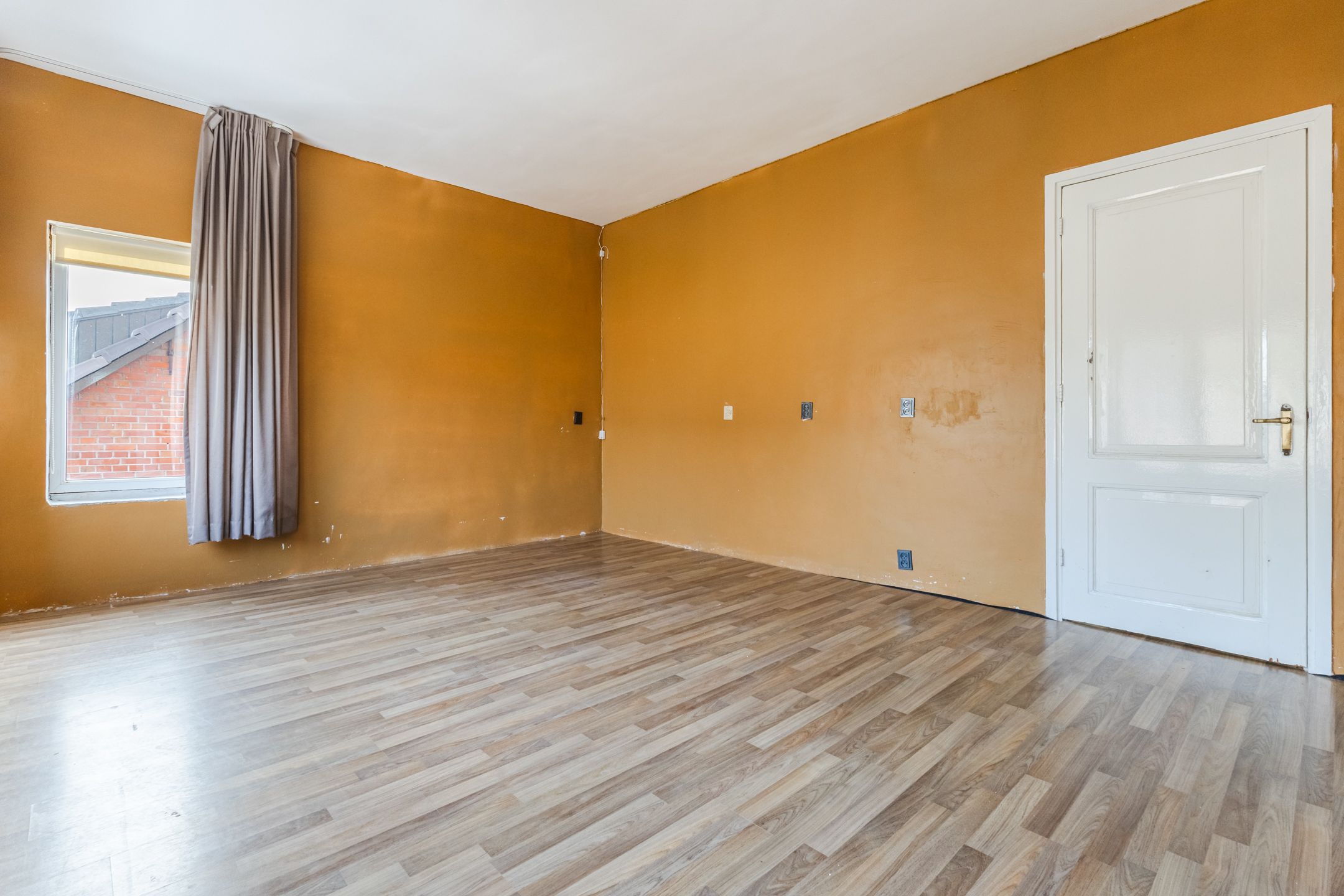 Spacious character home with renovation potential from 1939 — 29