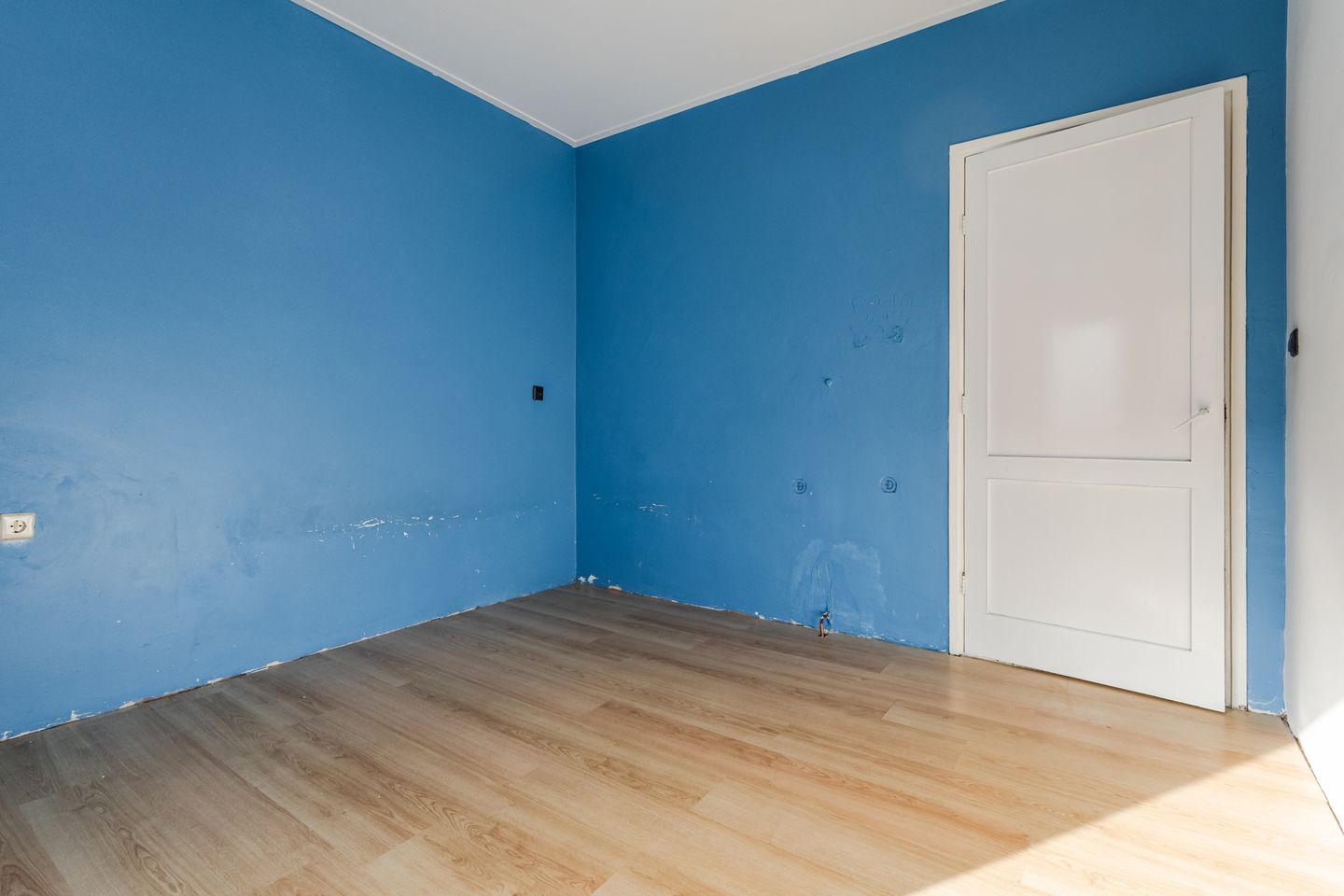 Spacious character home with renovation potential from 1939 — 33