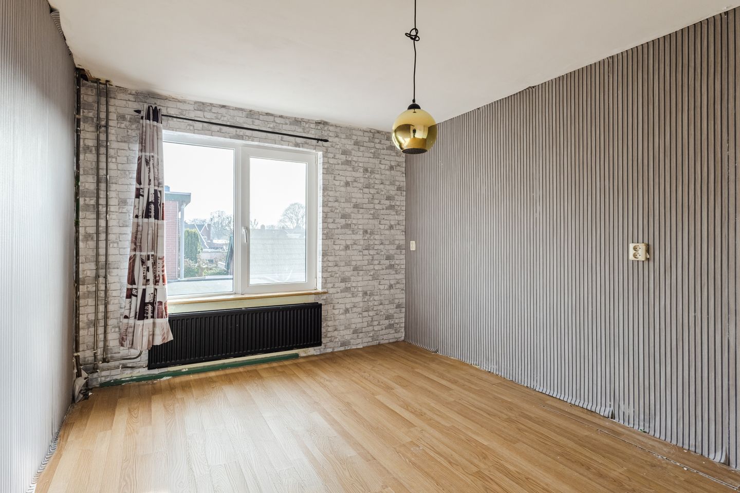 Spacious character home with renovation potential from 1939 — 34