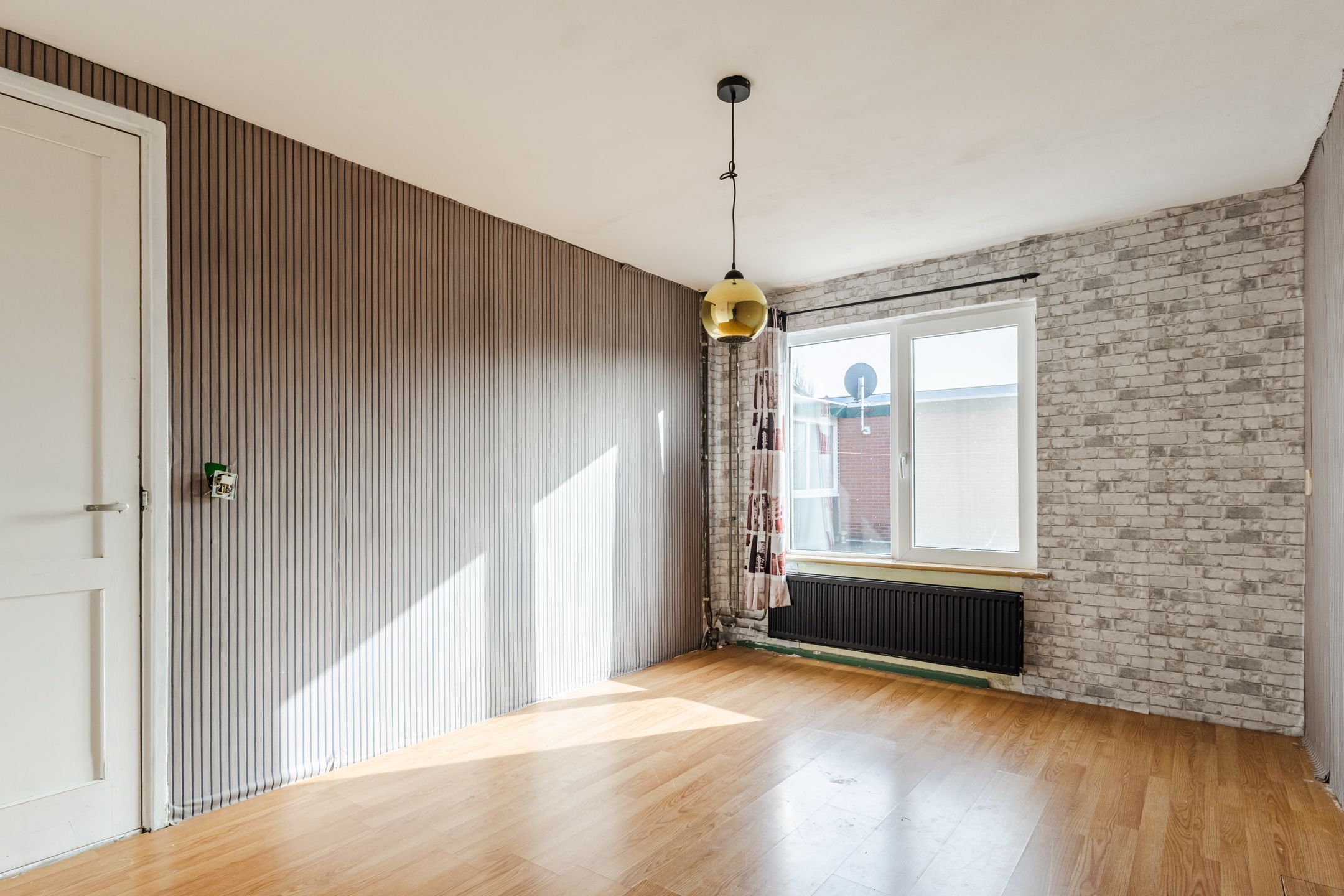 Spacious character home with renovation potential from 1939 — 35