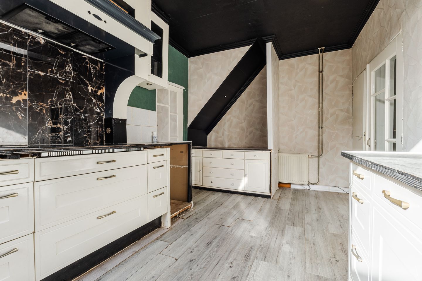 Spacious character home with renovation potential from 1939 — 14
