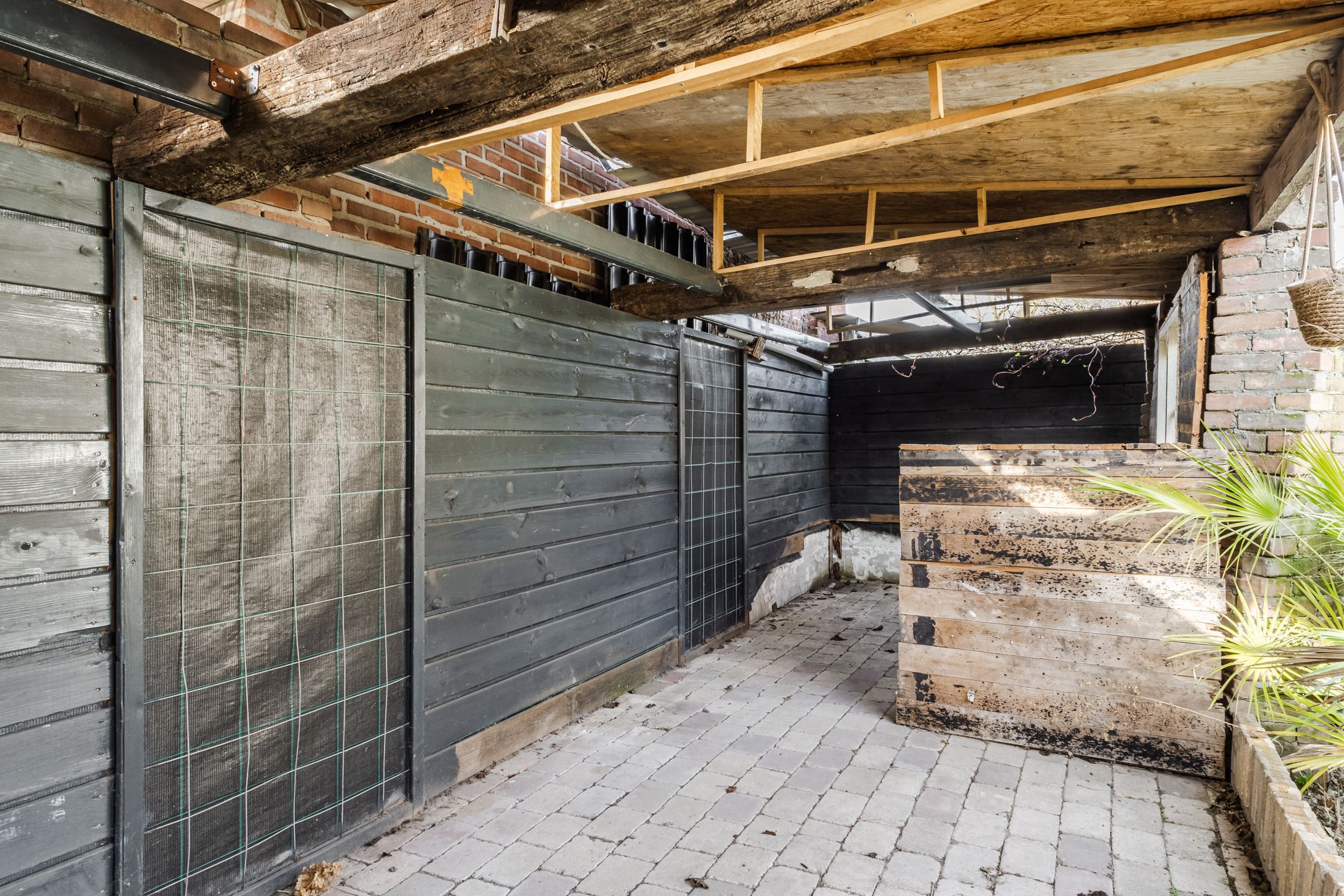 Spacious character home with renovation potential from 1939 — 55