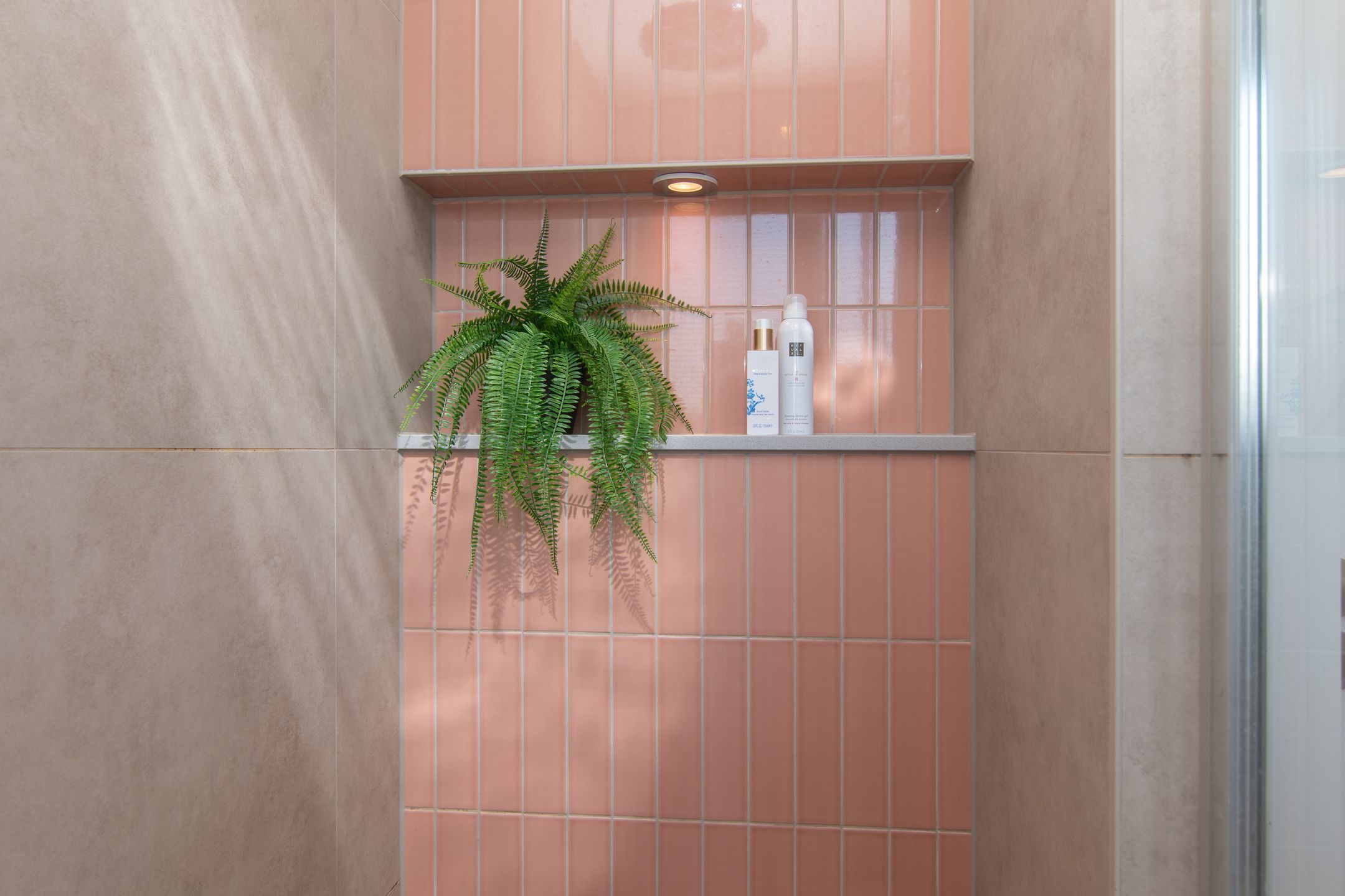 Photo 39 of Pinaskade 23