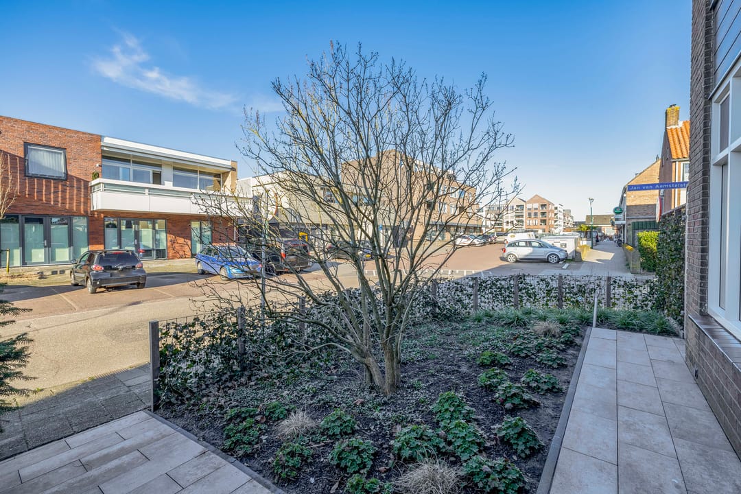 Foto 8 van Anna van Burenstraat 13