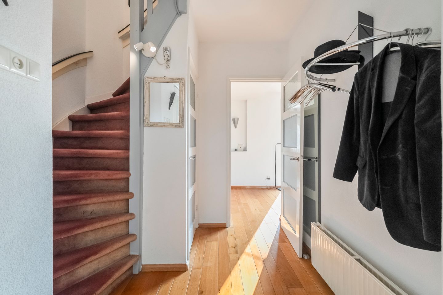 Spacious living with a dream garden in green Heiloo — 17