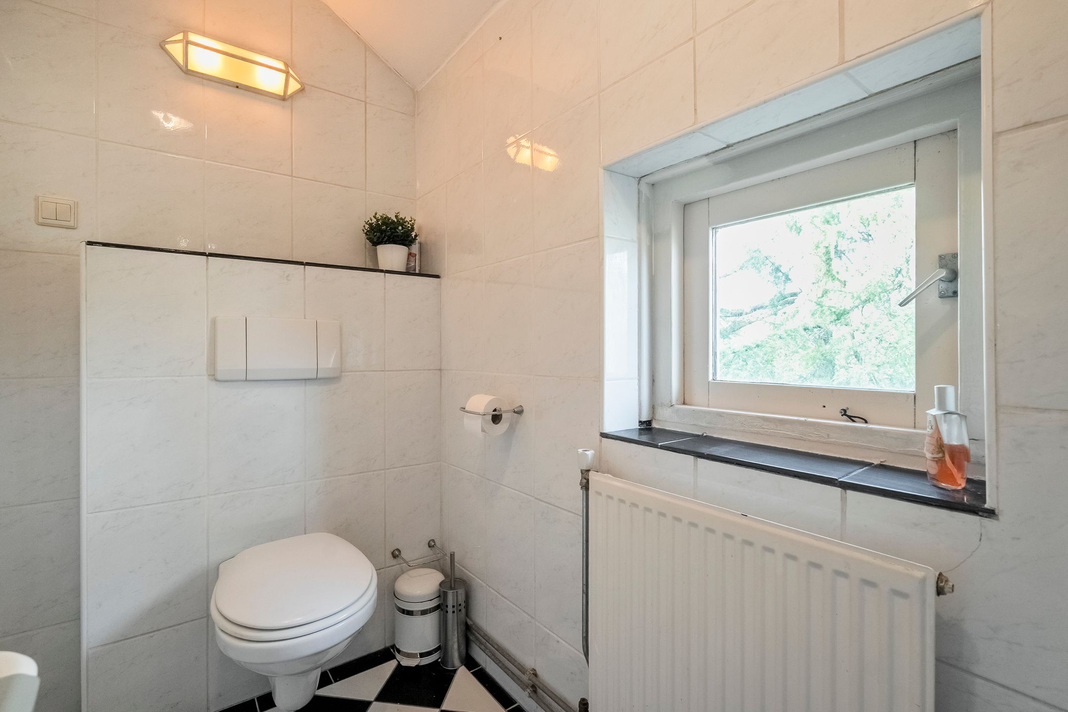 Spacious living with a dream garden in green Heiloo — 19