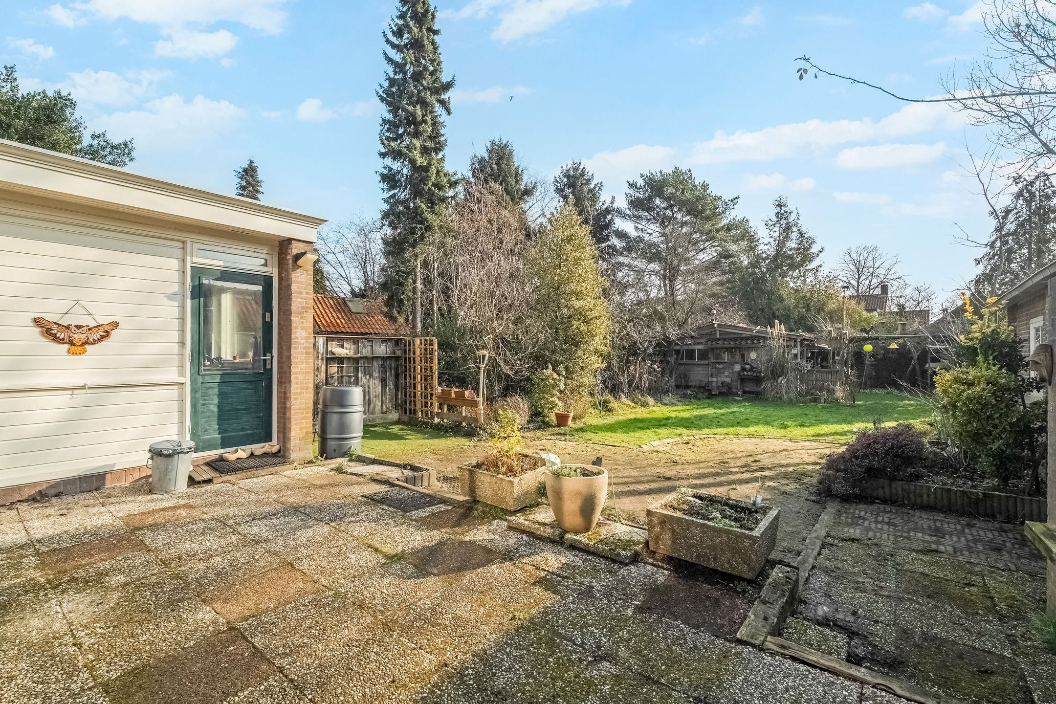 Spacious living with a dream garden in green Heiloo — 31
