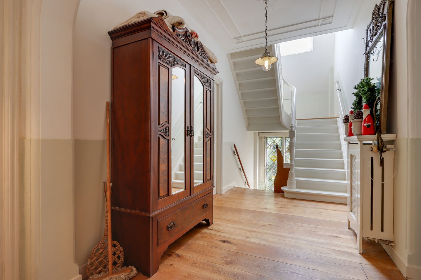 Unique Monumental Villa with Modern Comfort in Beverwijk Vondelkwartier — 20