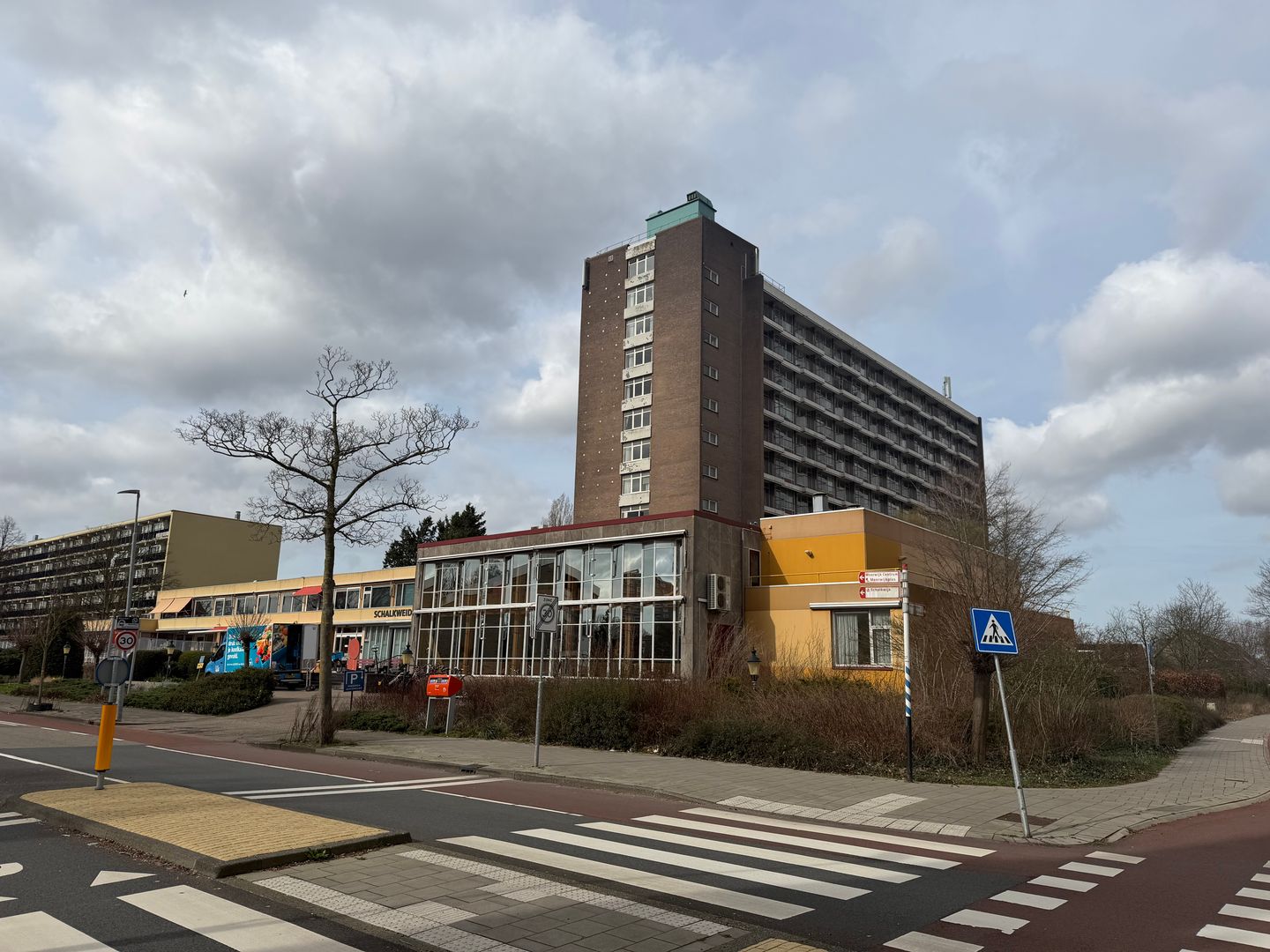 View photo 1 of Floris van Adrichemlaan 15