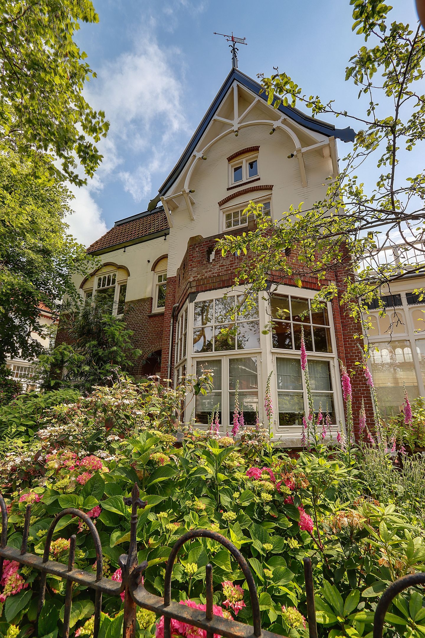 Unique Monumental Villa with Modern Comfort in Beverwijk Vondelkwartier — 50
