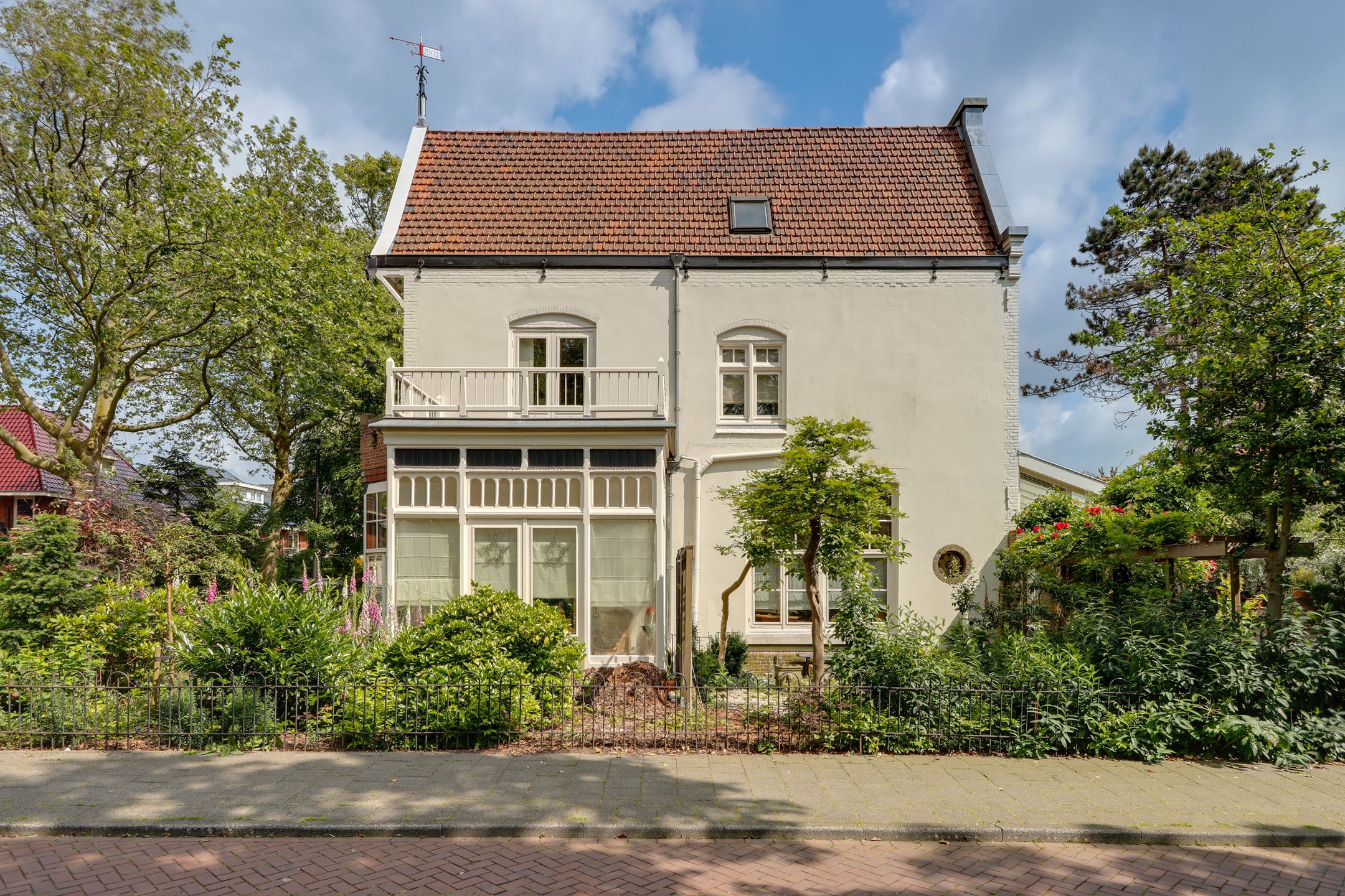Unique Monumental Villa with Modern Comfort in Beverwijk Vondelkwartier — 60