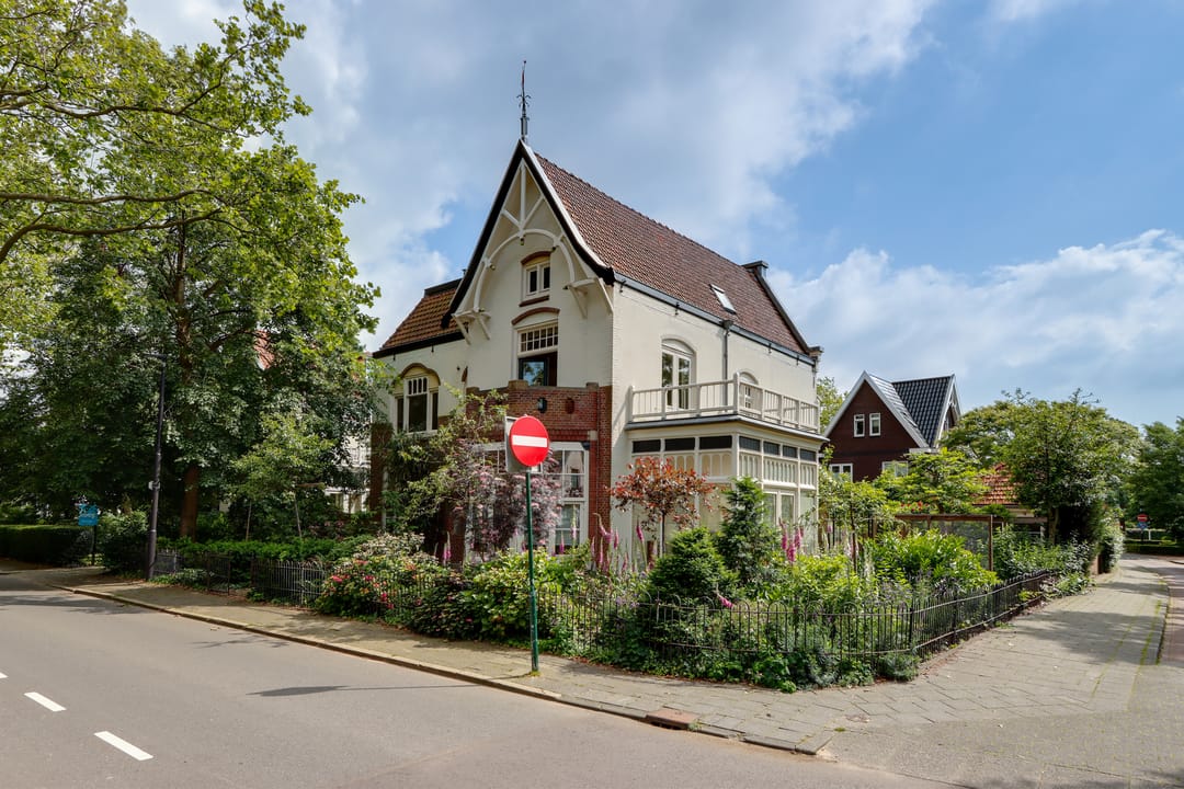 Unique Monumental Villa with Modern Comfort in Beverwijk Vondelkwartier — 62
