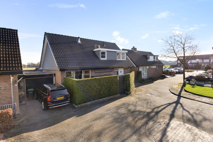 Photo 2 of Pinksterbloemhof 15